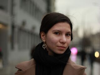 camgirl showing tits KiraReddel