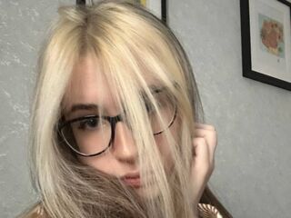 naked cam girl picture KiraRihand