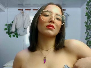 cam girl spreading pussy KittyLuz