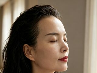 camslut fingering pussy LIliChang