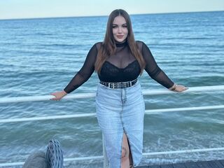 cam girl playing with dildo LeillaTvin