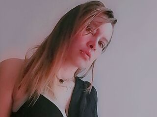 cam girl playing with dildo LillyThompsonn