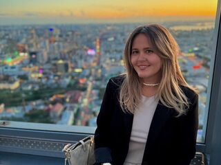 cam girl fingering LilyBel