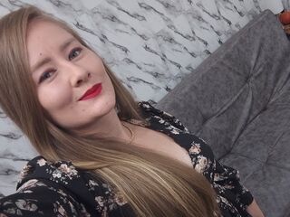 naked girl with webcam fingering LizzMyers
