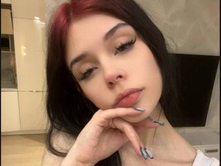 cam girl masturbating with vibrator LoraBrow