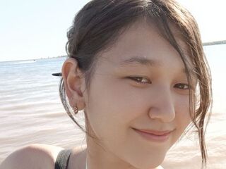 girl fingering bald pussy LucreciaConsla