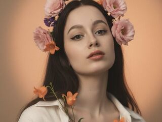 nude camgirl picture LucyDar