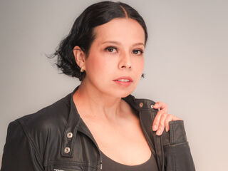 Kinky webcam girl LunaaMorelli