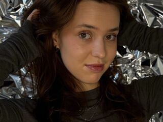 naked girl with webcam fingering MabelleBoulter