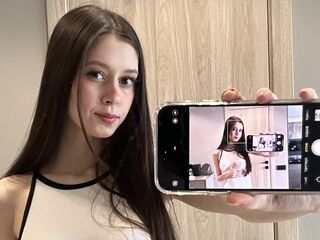 camwhore shaving pussy MelissaMelis