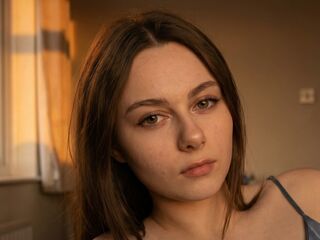 camwhore masturbating with dildo MireyaElowen