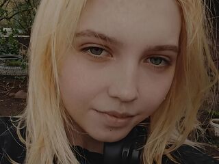 camgirl fingering shaved pussy NoreenHence