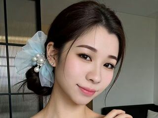 nude webcamgirl photo QinWeiwei