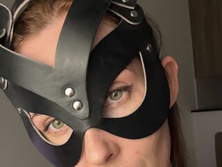 camgirl playing with sex toy QtKaty