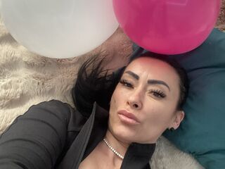 naked girl with webcam masturbating with vibrator Reeyna