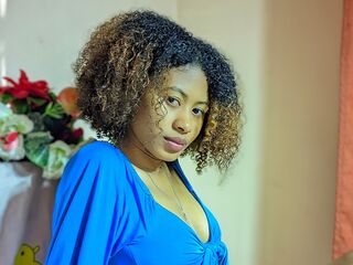 hot cam girl masturbating with sextoy SaholyCloe