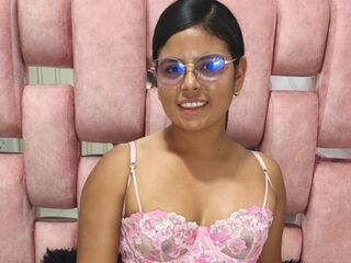 free live chart room SalomeHarman