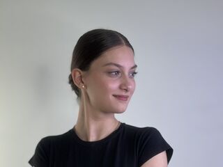 girl fingering shaved pussy SharikaWigington