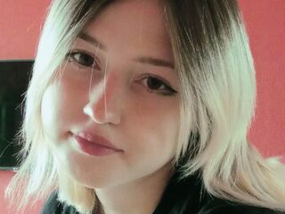 camslut showing tits SkylaPorter