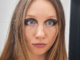 topless cam girl SofiaVaan