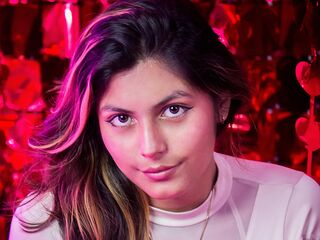 hot strip tease web cam SophiaAntonelli