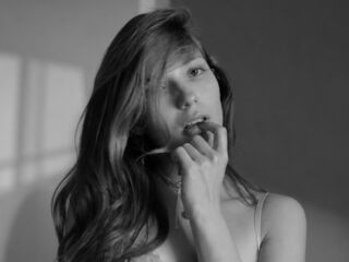 fingering girl webcam picture SophieLix