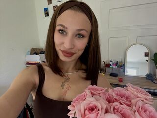 cam girl masturbating with sextoy SophieMadsen