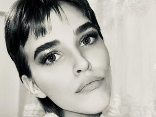 girl chat room UdelaHailey