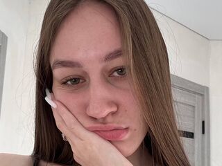 shower live cam VeraScott