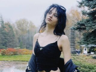 nude cam girl pic VernitaMaag