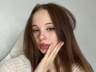 naughty cam girl fingering shaved pussy VeronaHewlett