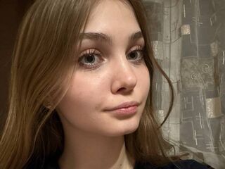 camgirl masturbating with sex toy YiBisher