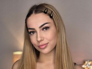 camgirl chatroom ZaraPlaya